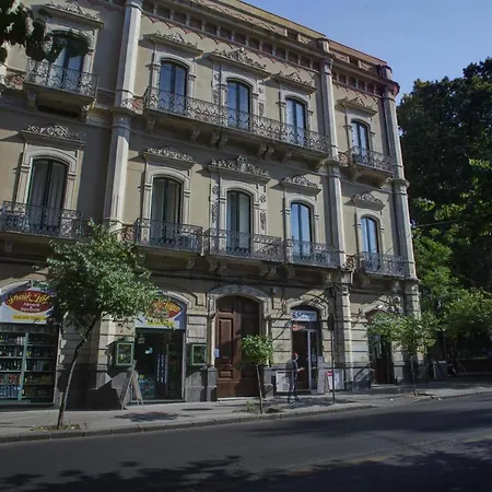 בית הארחה Palazzo Pastura And *