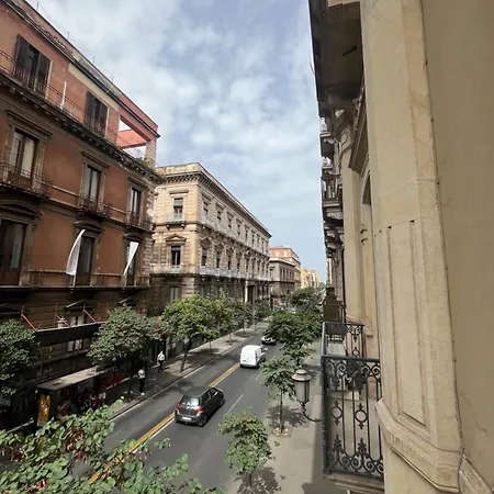 בית הארחה Palazzo Pastura And קטאניה